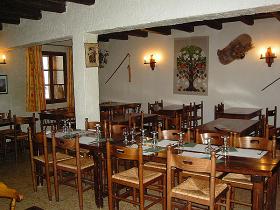 la salle  manger de l'auberge
