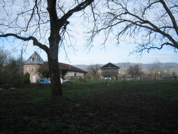 103_belle maison et séchoir à noix