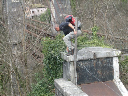 120_Michel monte sur le pont actuellement interdit a tte circulation (2)